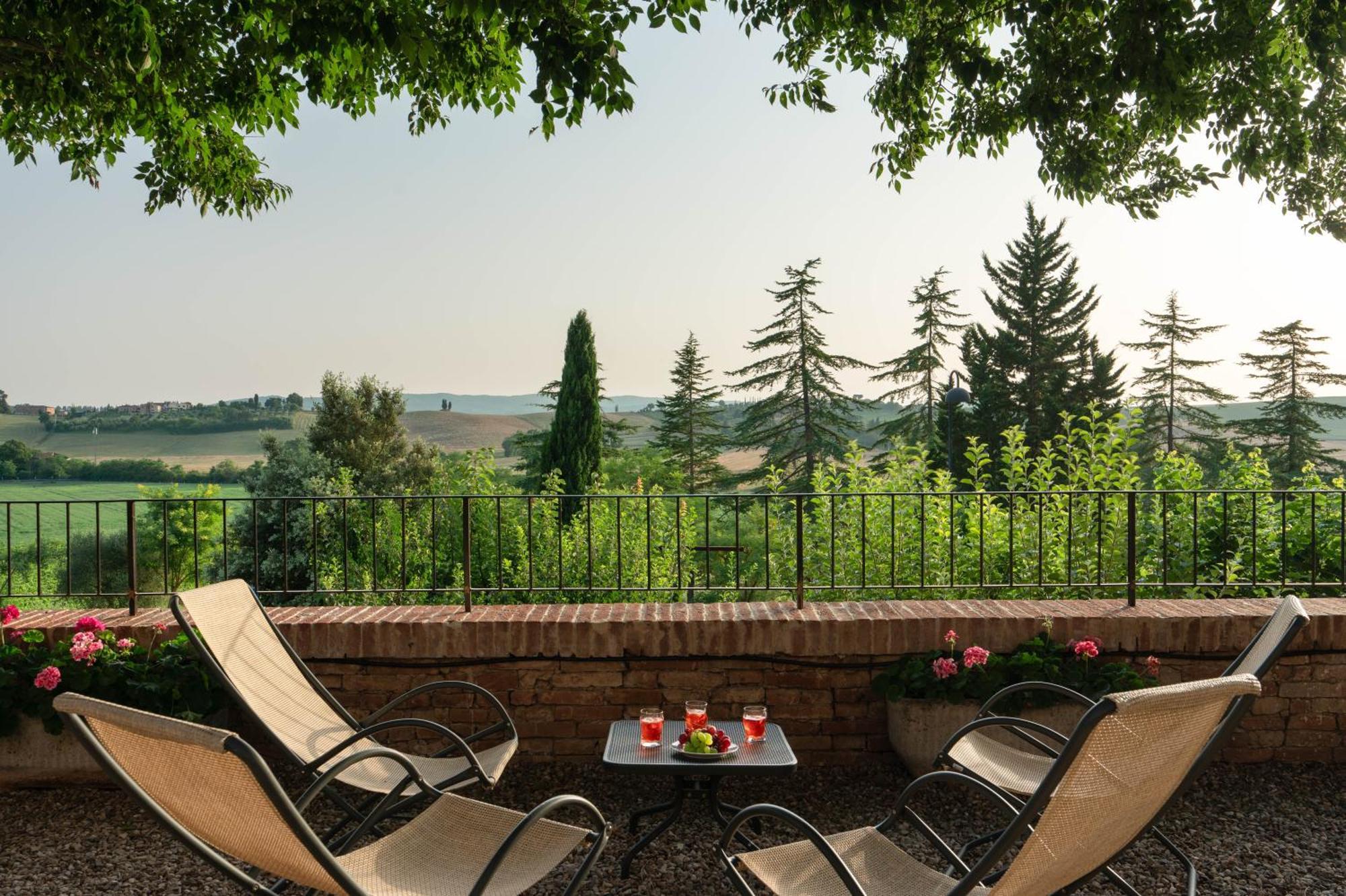Hotel Ristorante Borgo Antico Monteroni d'Arbia Bagian luar foto