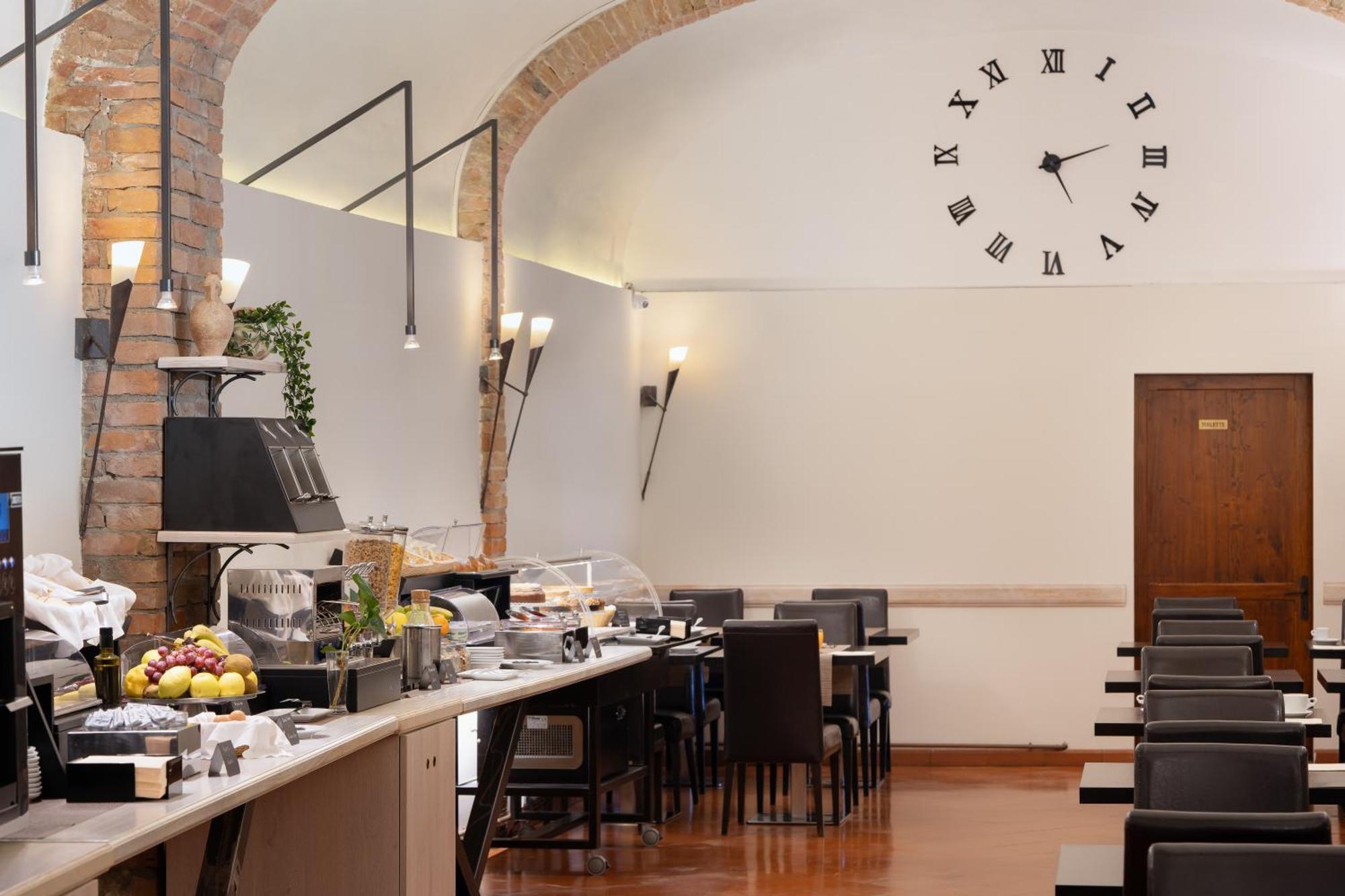 Hotel Ristorante Borgo Antico Monteroni d'Arbia Bagian luar foto