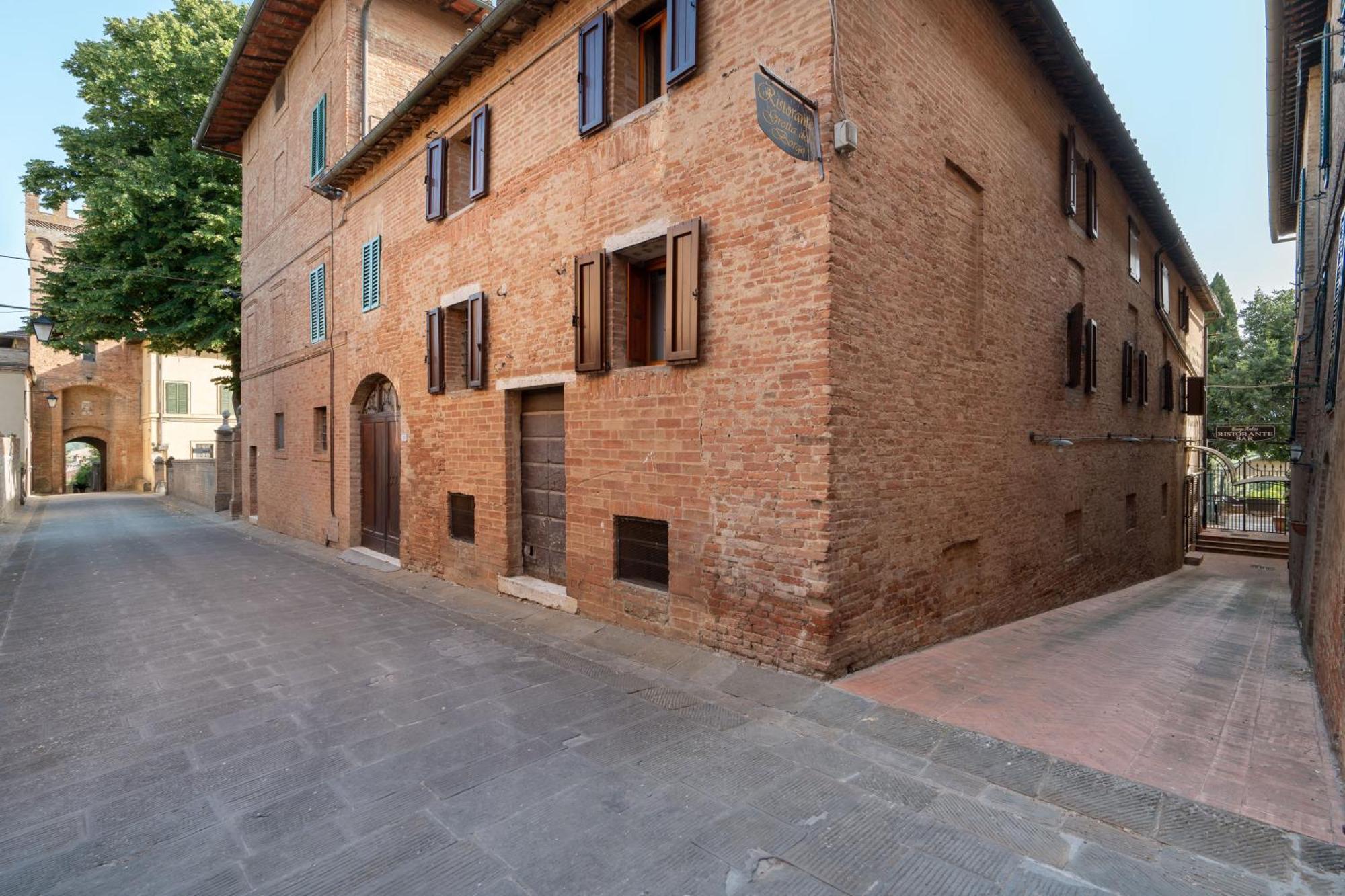 Hotel Ristorante Borgo Antico Monteroni d'Arbia Bagian luar foto