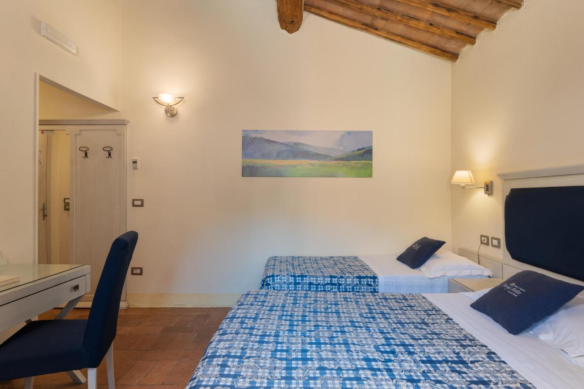 Hotel Ristorante Borgo Antico Monteroni d'Arbia Bagian luar foto