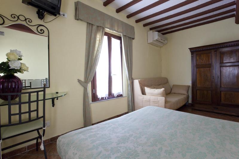 Hotel Ristorante Borgo Antico Monteroni d'Arbia Bagian luar foto