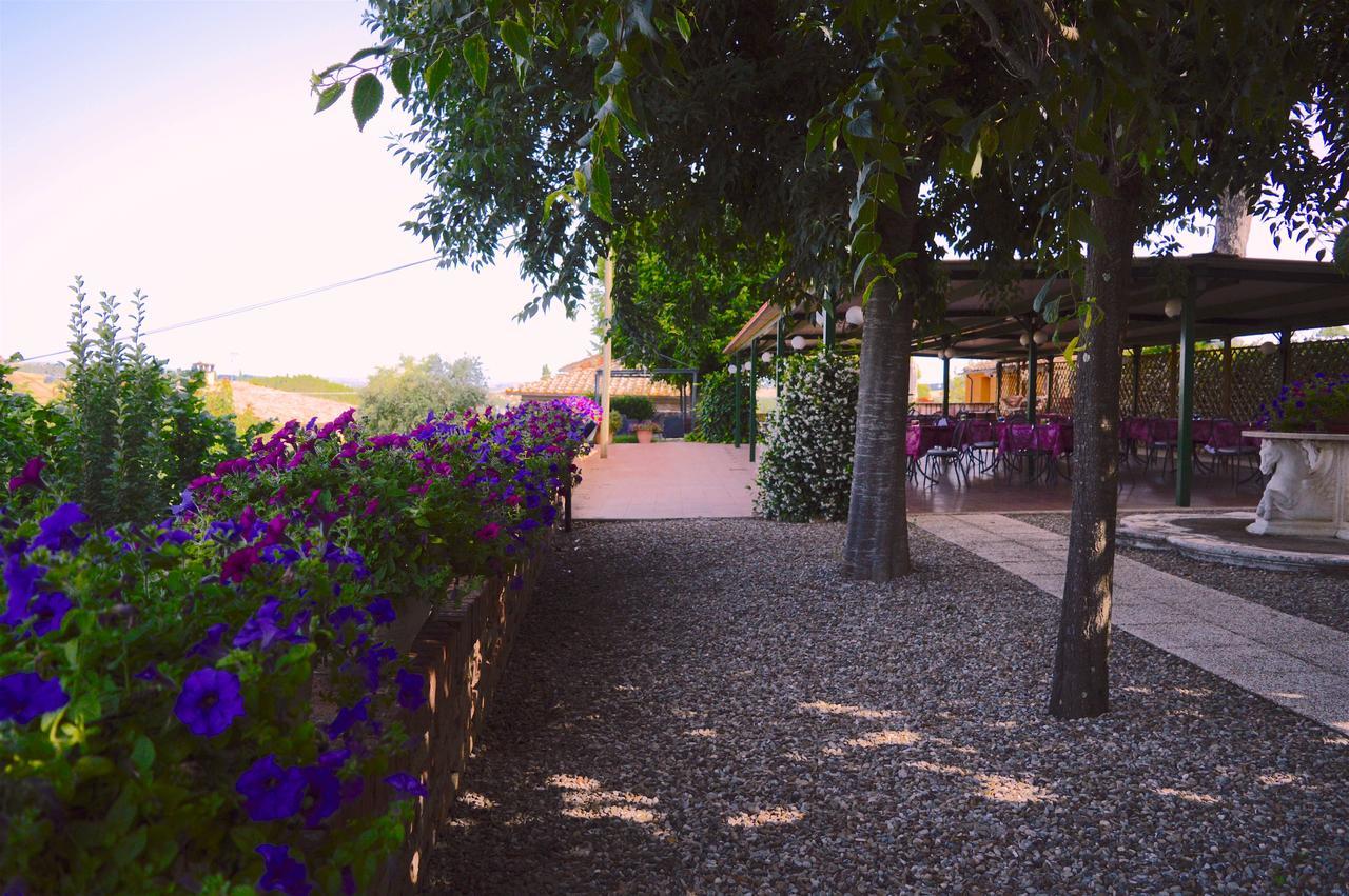 Hotel Ristorante Borgo Antico Monteroni d'Arbia Bagian luar foto