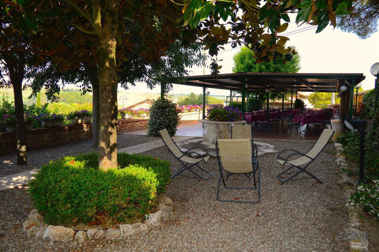 Hotel Ristorante Borgo Antico Monteroni d'Arbia Bagian luar foto